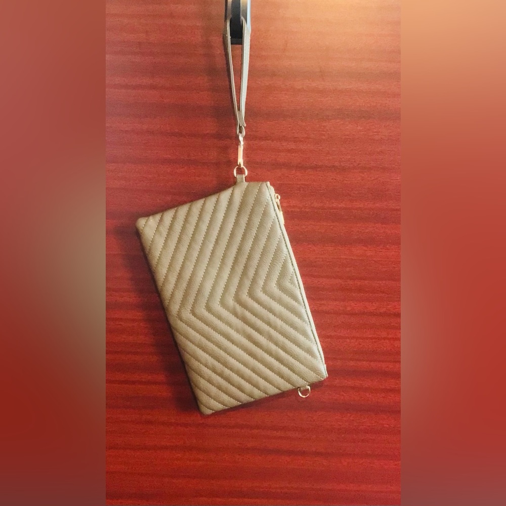 Stylish Quilted Wristlet